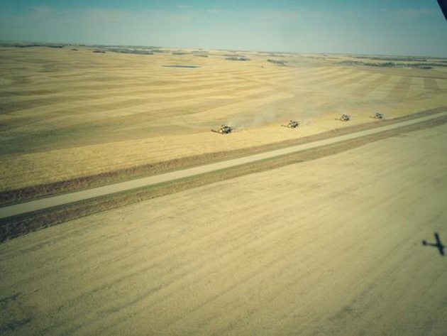 justin schopfer @jdschopfer Last 100 acres for 2014 @westernproducer @OpenAirplane #flyingfriday #whileeveryoneelseworks