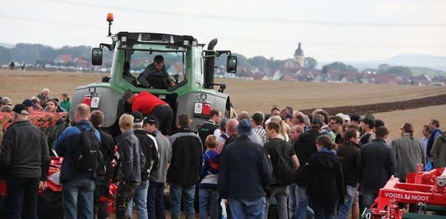 Wadenbrunn, Germany - Farmers crowd the fields as machiney goes to work in the Saxony loam soil. | Michael Raine photo WADENBRUNN, Germany — Every two years Agco’s Fendt holds a demonstration field day near the town of Wadenbrunn, in central Germany.More than 40,000 attend the one day event to see the latest Fendt products, as well as about 75 other companies that have products present.The highlight of the field day are the more than two dozen field demonstrations that take place, while farmers follow the machines in the fleld.The evening before, thousands of farmers and dealers from around the world attend the gala unveiling of the company’s new models.