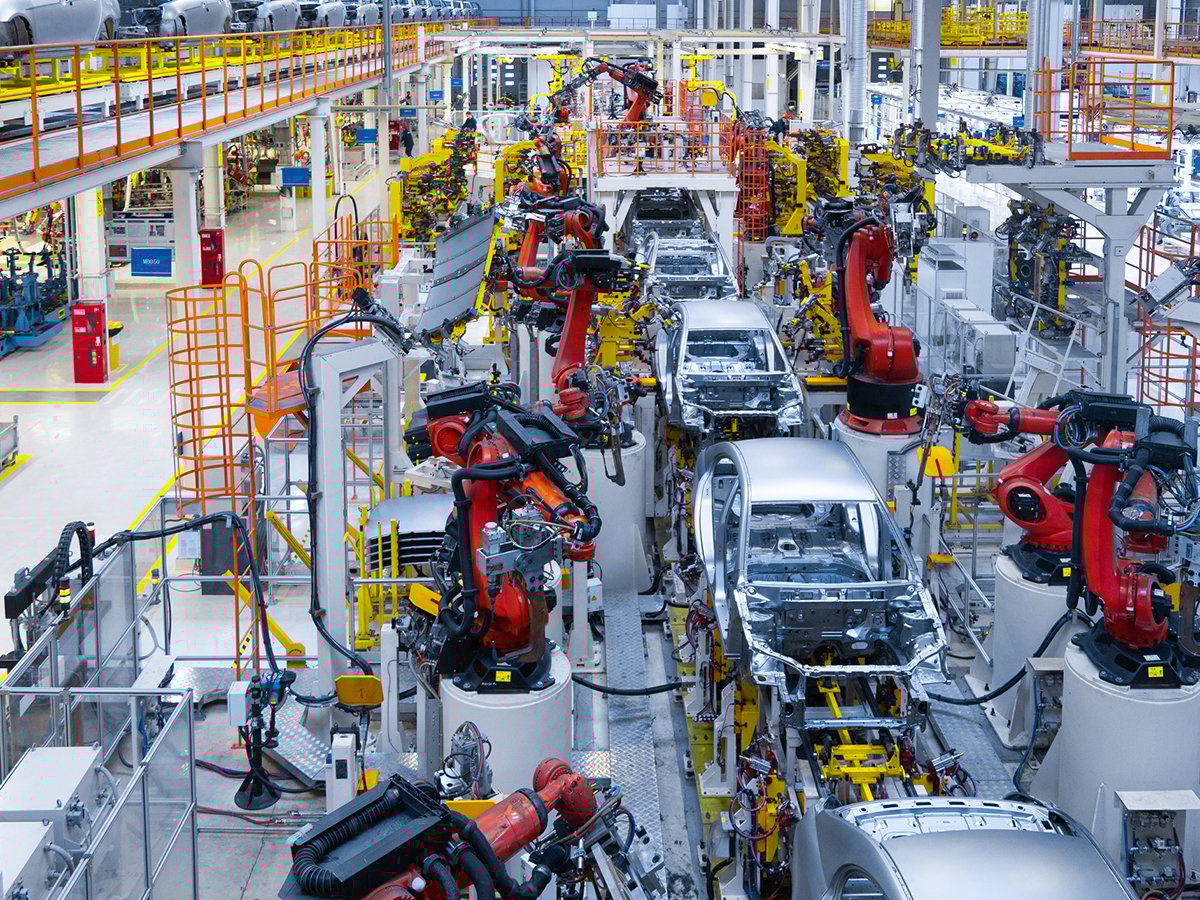An overhead view of a car assembly line in North America.