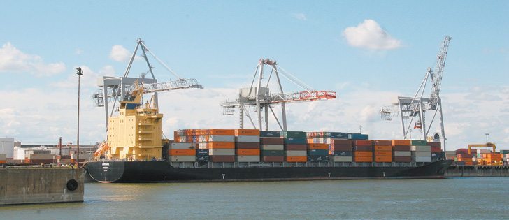 Canada’s tax and regulatory environment should be tweaked to encourage investment — a focus of manufacturers and exporters.  |  File photo