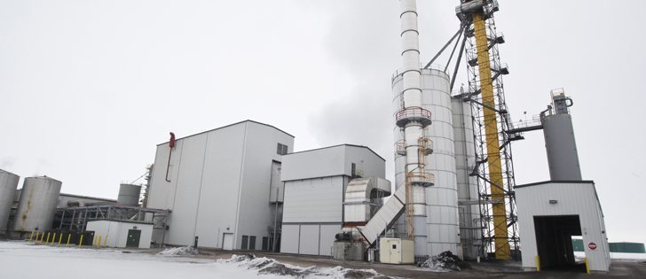 The massive beer columns are the first stage of distillation at  Lincolnway Energy in Nevada, Iowa, where DuPont plans to begin distilling fuel from crop residue.  |  Michael Raine photo
