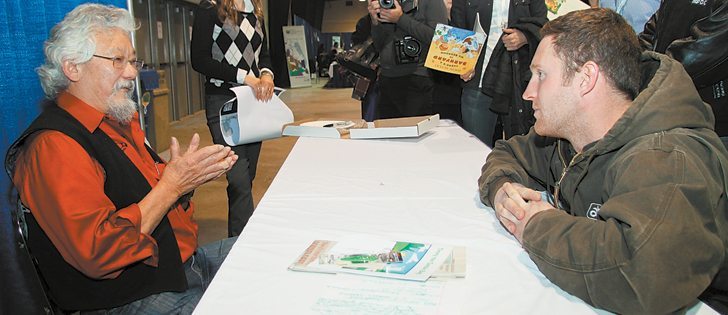 David Suzuki  talks to a farmer about the problems with modern agriculture.  |  Robert Arnason photo