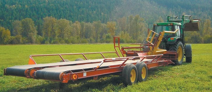 The new K-Hart double disc drill has a substantially heavier frame. It supports the fertilizer banders and the additional size of the machine, providing a solid base for the precision openers.  |  Kim Hartman photo