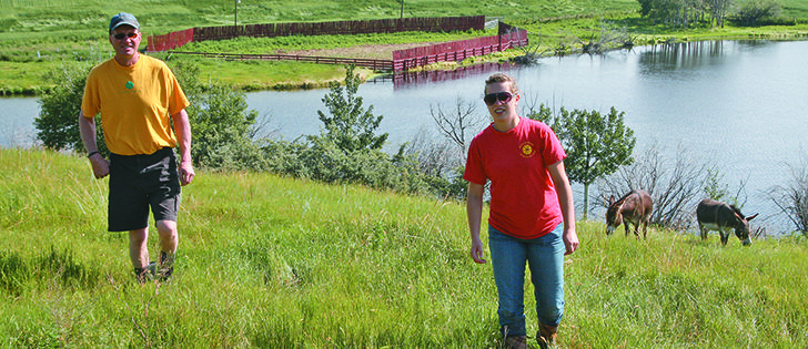 Barry Pallesen and his daughter, Kirsten, are looking forward to a good harvest. Dalbey Farms, comes from combining the districts of Dalum and Beynon, Rita Pallesen’s home community. | Karen Morrison photo