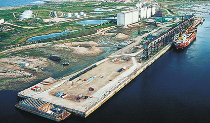 Churchill port officials face opposition from environmentalists and residents on their plan to export oil from the northern port.  |  File photo