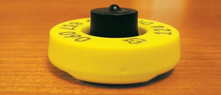 Exposure to freezing temperatures reduces the strength of the ear tag,  making it more susceptible to breakage after application.  |  PAMI photo