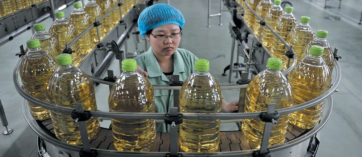 Lawsuits in China against vegetable oil producers over alleged inadequate GMO labels are generating negative public opinion about the technology.  |  Reuters photo