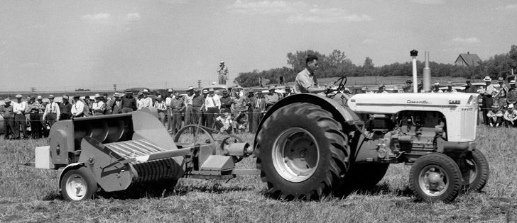 A farm equipment demonstration at a field day that J.I. Case dealers sponsored in the Saskatoon area drew quite the crowd in June 1958.  |  File photo