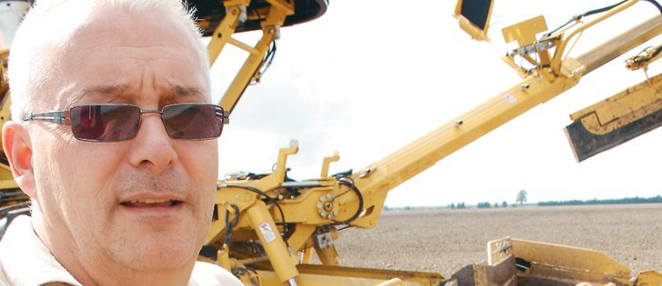 Michigan Sugar fieldman Wayne Martin isn’t concerned about spoilage in this year’s sugar beet pile, despite record high temperatures in early November. Beets went into the pile dry and clean.  |  Jeffrey Carter photo