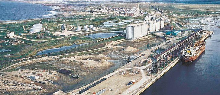 Churchill port owner, OmniTrax, blamed a late harvest and slow grain sales for its worst season in years.  |  File photo