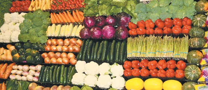 80 cups of fruitand vegetables should be consumed by a family of four each week, says dietitian. | File photo