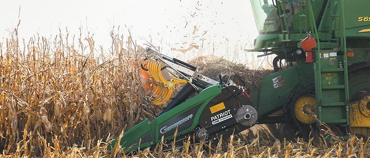 The Patriot head was developed specifically to handle high-population, high-yield twin-row corn plantings. Double sprocket gathering chains eliminate whipping and cob loss.  |  Geringhoff photo