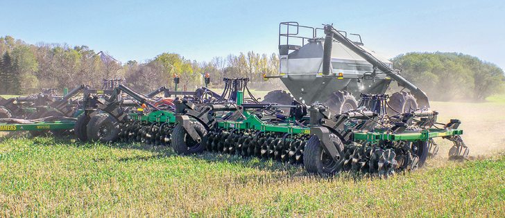 As drill widths and fertilizer volumes grow, producers are buying dedicated fertilizer machines like the Summers VT Flex Applicator. The heavy duty frame and castor wheels keep the machine running level, even at high speeds. | Summers Manufacturing photo