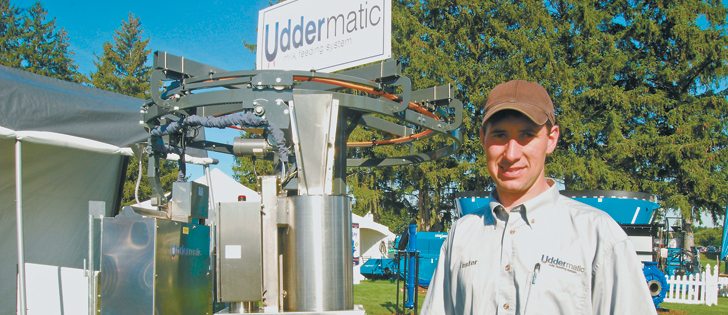 Lester Martin promoted his invention at the recent Canada’s Outdoor Farm Show in Woodstock, Ont.  |  Jeffrey Carter photo
