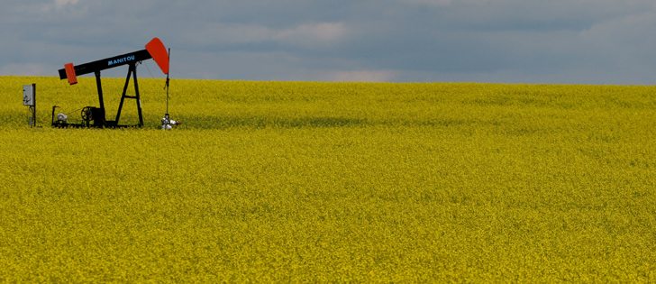 Saskatchewan premier Brad Wall told reporters Oct. 12 that he doesn't see the point of taking carbon taxes from farmers and then paying them back through income tax reductions or other tax breaks. | File photo