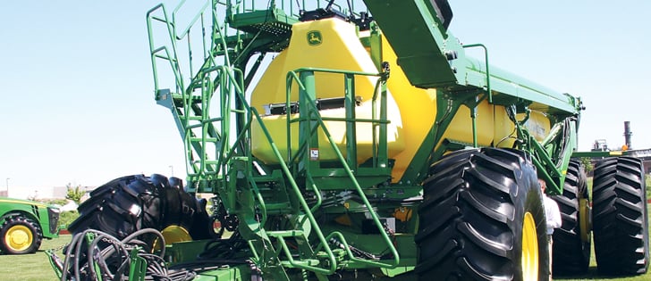 The new C850 air cart is designed to seed a quarter section of wheat or canola without a fill stop. Deere says the added capacity with larger carts often goes unused because of the weight factor.  |  Ron Lyseng photo