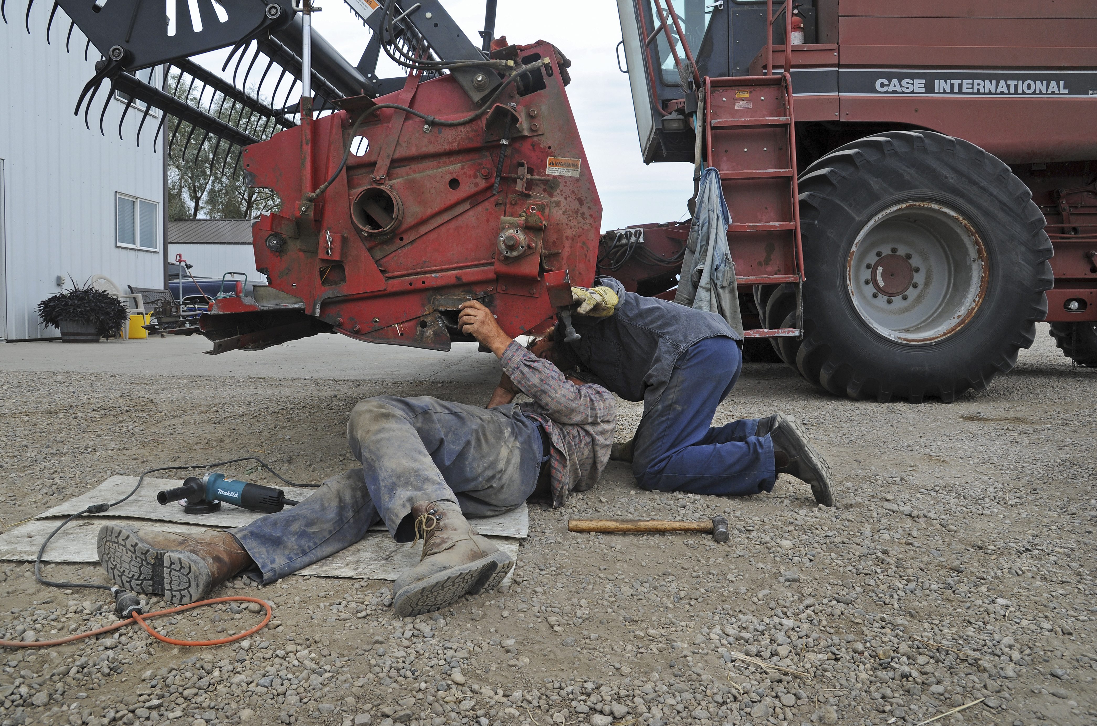 The Alberta government is extending the consultation period on new farm safety rules. Alberta agriculture minister Oneil Carlier said Jan. 15 that farmers, ranchers, local governments and industry groups now have until Feb. 26 to weigh in. | File photo