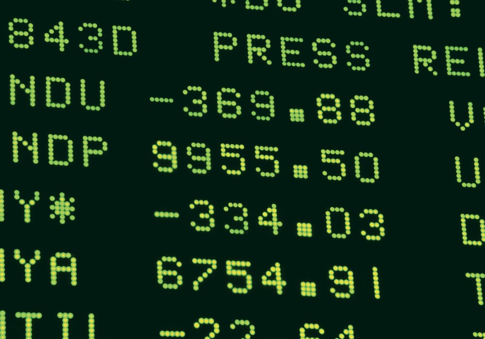 The Dow Jones Industrial Average is seen on a board at the New York Stock Exchange, October 6, 2008. Stocks slid for a fourth straight day that Monday, leaving the Dow below 10,000 for the first time in four years, riding on fears the global economy was hurtling into recession despite government efforts to contain the fast-spreading financial crisis.  |  REUTERS/Brendan McDermid photo