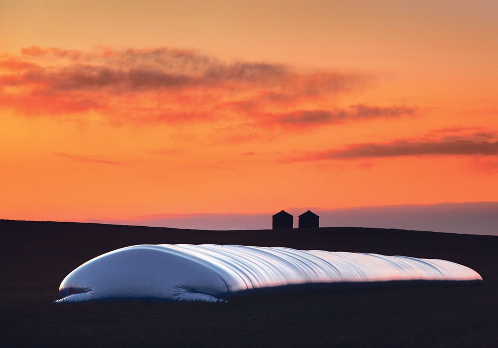 Ensuring grain bags are properly sealed is key to successfully storing tough grain, say researchers.  |  Michael Raine photo