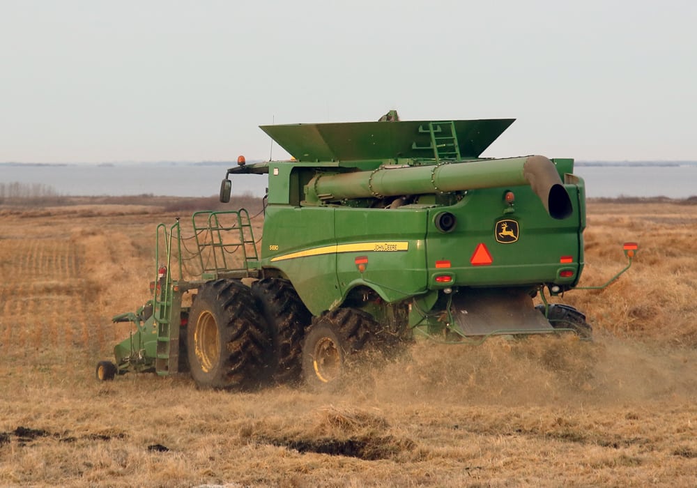 Producers across Western Canada had a good weekend, with some harvest progress made as Mother Nature turned off the taps and allowed the fields to dry slightly. | File photo