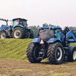 Will Groeneveld and Brian Tischler pack custom-cut silage from a oat crop for Glen Smith. | Brian Tischler photo