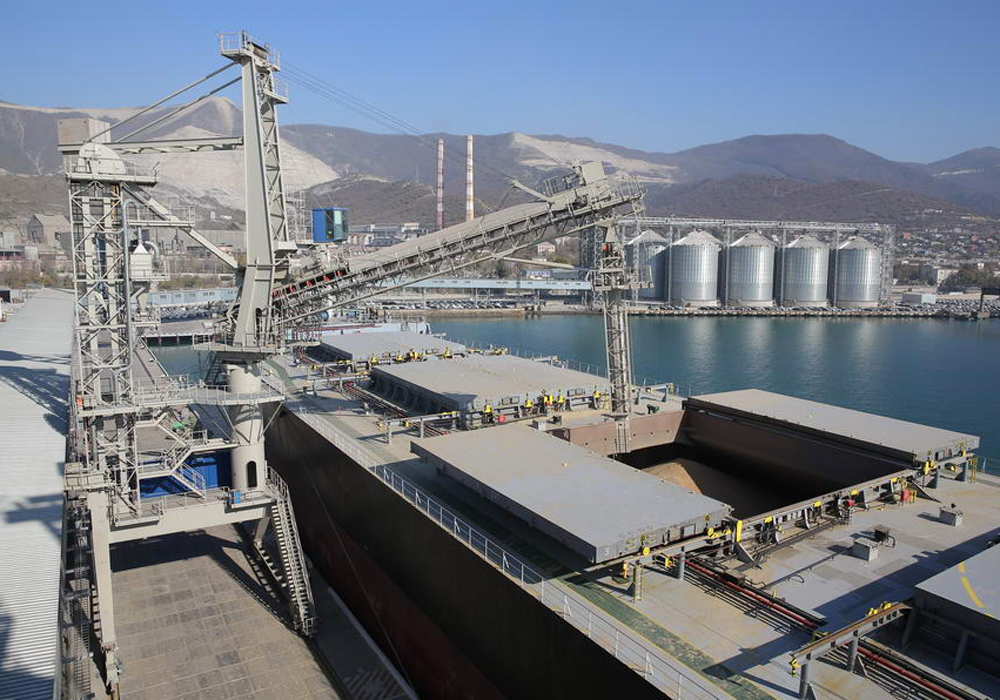 COFCO is understood to be in talks about buying a shareholding of about 25% in the KSK deep water grain terminal in Novorossiysk, three sources said. | KSK Grain Terminal photo