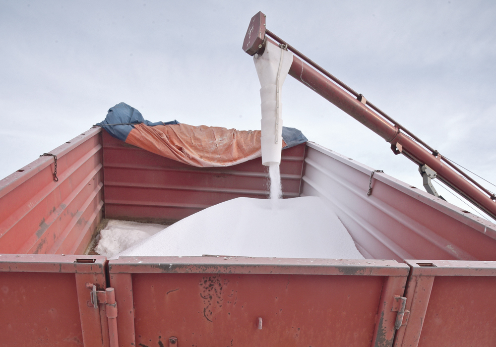 The expected price swing won’t be as dramatic if growers are able to split next year’s fertilizer requirements between the fall of 2019 and the spring of 2020.  |  File photo