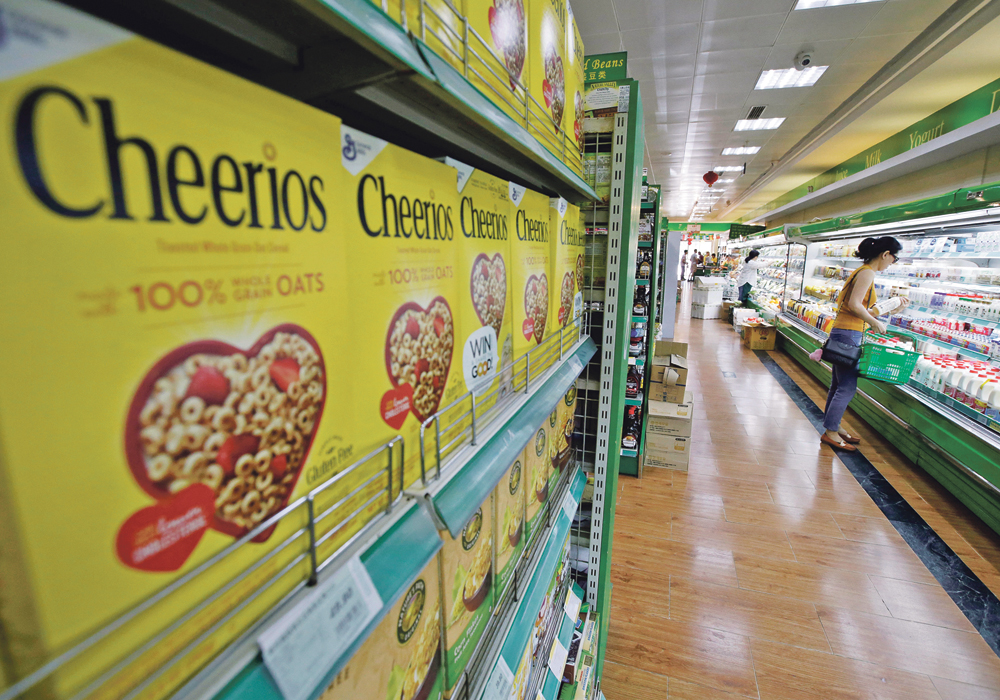 General Mills, which is best known for its Cheerios cereal, doesn’t specifically mention pre-harvest use of glyphosate in its pesticide reduction strategy, but a Manitoba oat grower says farmers who are part of the company’s sustainability program are not allowed to use pre-harvest glyphosate.  |  Reuters/Jason Lee photo