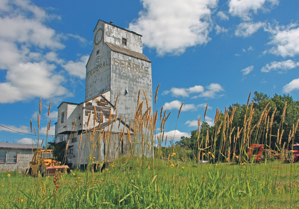 There was a rumour that the Gronlid elevator was the elevator on the Canadian 1954 one dollar bill. However, it was really the elevator at Fleming, Sask.  | Duane McCartney photo