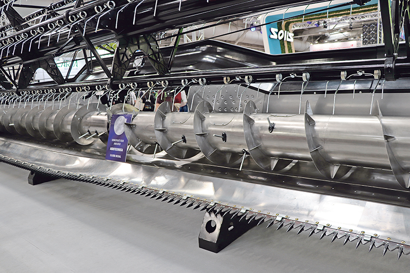 The highly flexible header rises and falls 6.75 inches and the knife can push forward up to 31.5 inches from the auger.| Robin Booker photo