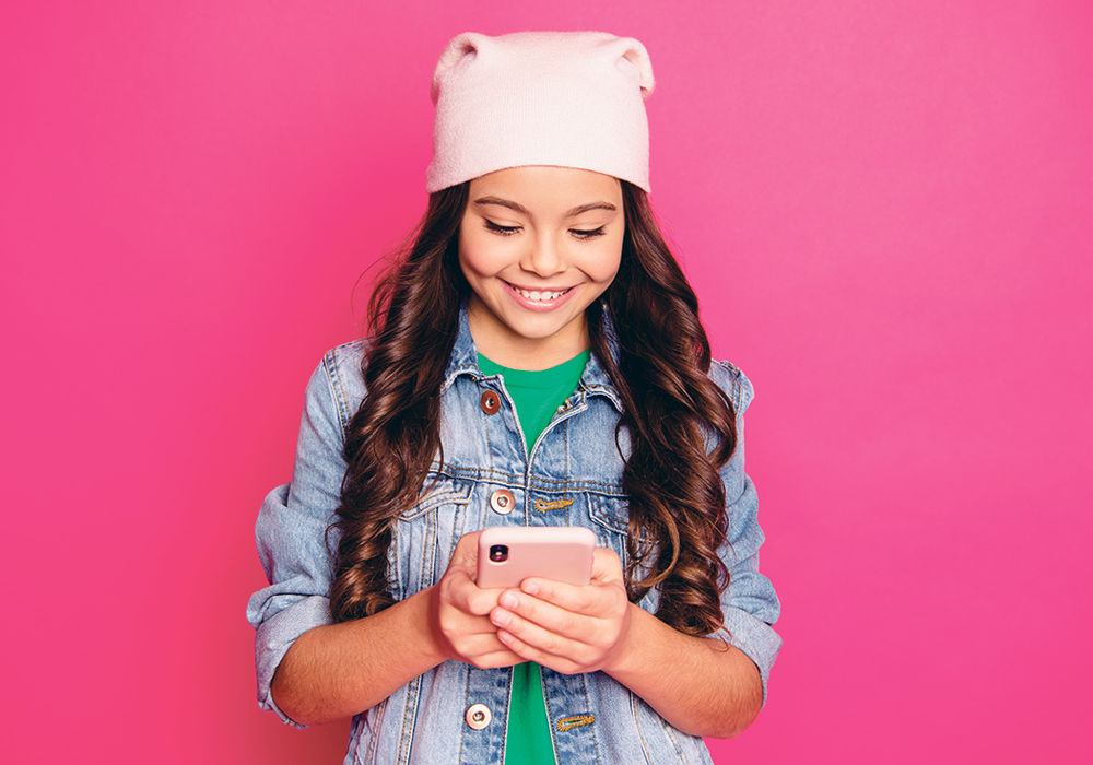 Too often parents are not starting out with reasonable guidelines to help their kids manage their phones before the kids have started playing with them. | Getty Images