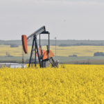 Alberta’s Farmers’ Advocate Office advises farmers against shutting down oil and gas wells on their own if lease fees aren’t paid. | Reuters/Todd Korol photo