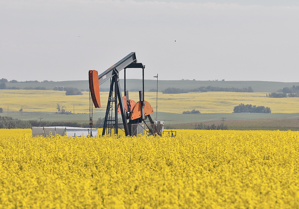 Alberta’s Farmers’ Advocate Office advises farmers against shutting down oil and gas wells on their own if lease fees aren’t paid.  |  Reuters/Todd Korol photo
