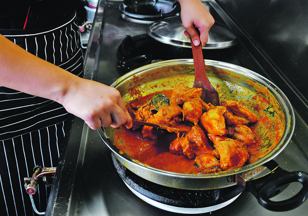 Palm oil and palm kernel oil dominate the market in countries like Malaysia, but a food company in that country hopes a 60-40 palm-canola mix can merge price, cooking performance and nutrition.  | Reuters photo