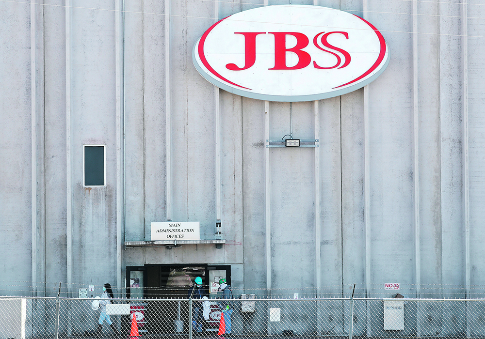 The North American Meat Institute cited an academic report that said large packing plants benefit cattle producers because economies of size largely offset the costs associated with market power exerted by packers. | Reuters/Shannon Stapleton photo