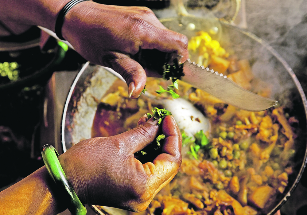 Poor people in India could switch from peas to grains or vegetables if the price becomes too expensive. | Getty Images
