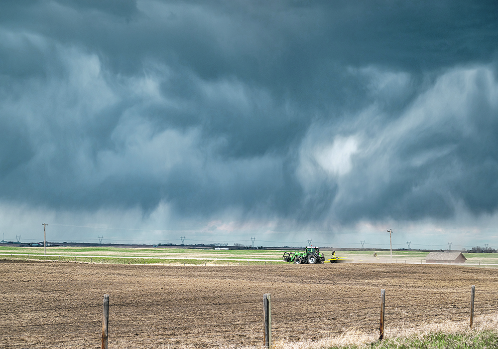 World Weather Inc. is forecasting significant rain in the parched southwestern region of the Prairies in June, although not enough to fix the deep soil moisture deficit.  |  Mike Sturk photo