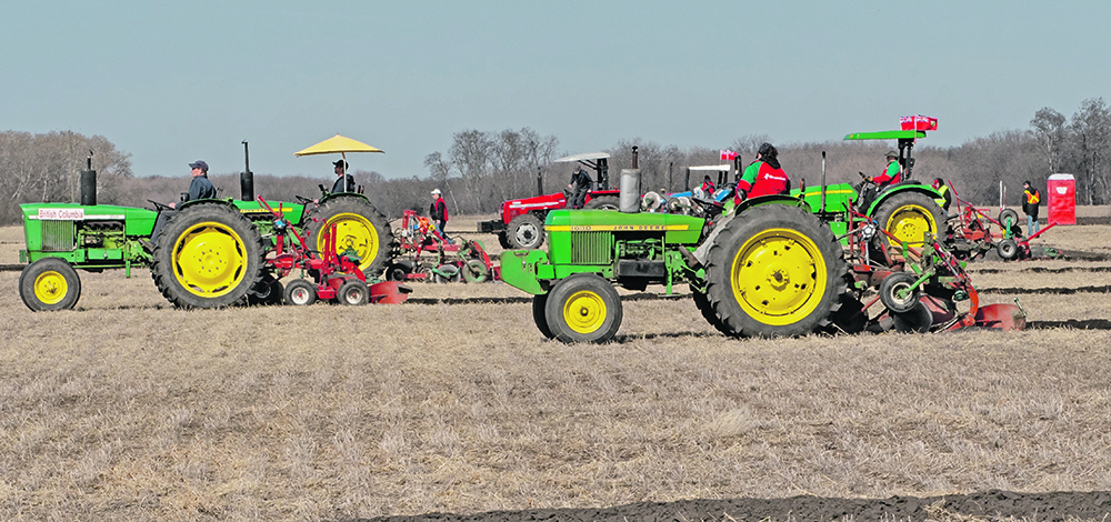 Competitors start their all-important first split on day one of the plowing championships. They had to complete the 100 metre split in 20 minutes to continue in the competition. | Sandy Black photo