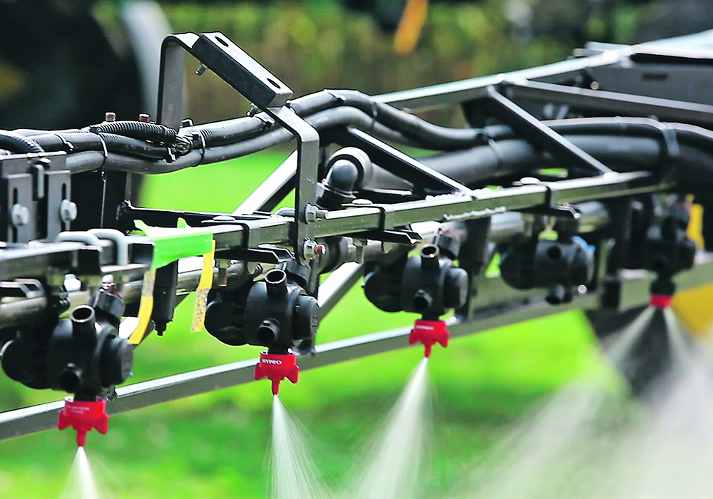 BASF intends to source glufosinate-ammonium from third-party suppliers after shutting down its production facilities in Germany.  |  File photo