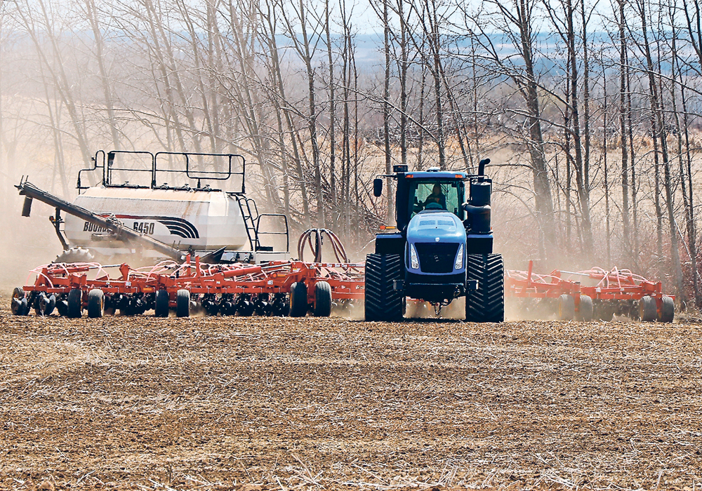 Saskatchewan, Alberta and Ontario said they are disappointed the federal government is imposing targets when the world is struggling with food security and farmers are doing their best. | File photo