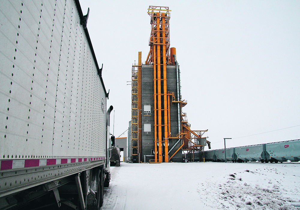Twelve grain industry groups have prepared a 21-page template for improving the grain plans that railways file under the Transportation Modernization Act.  |  File photo