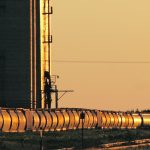 The authors urge producers to insist that the Canadian Grain Commission become an active on-site presence in country elevators, supervising grades, dockage and weight, and certifying not only scales, but all instruments. | File photo
