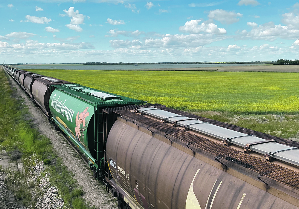 Industry observers say it could take a few months for railways to bring staffing numbers back to where they need them as the prairie grain crop returns to the three-year average.  |  File photo