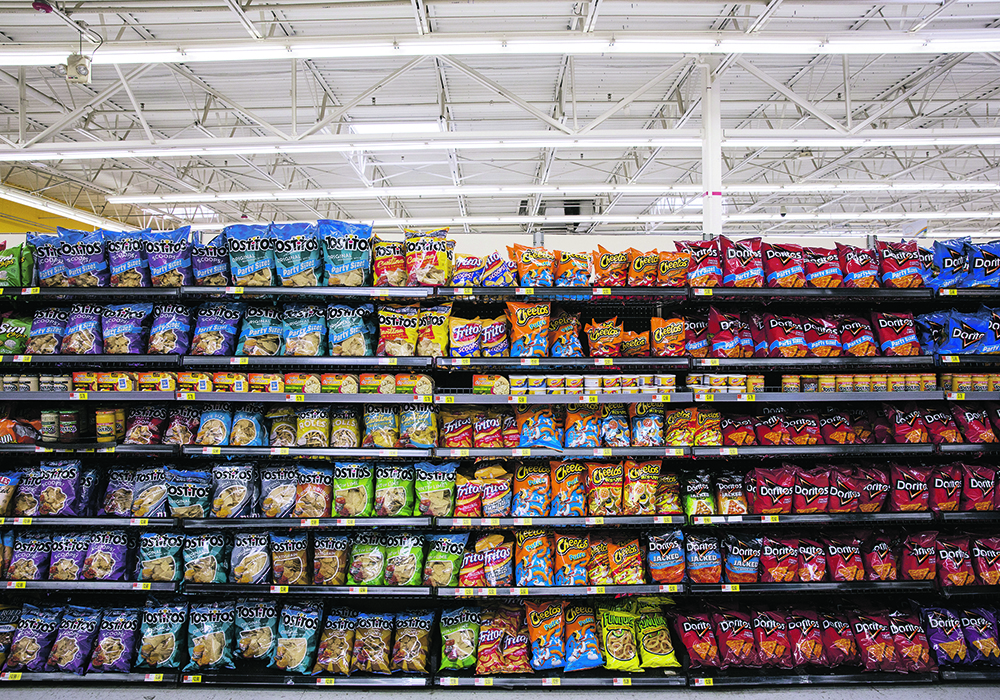 Snack food manufacturers prefer to use sunflower oil because it allows them to use the labels “non-allergenic” and “non-GMO.” They must change the labels when switching to a different oil, which is costly and time consuming.  |  Reuters/Lucas Jackson photo