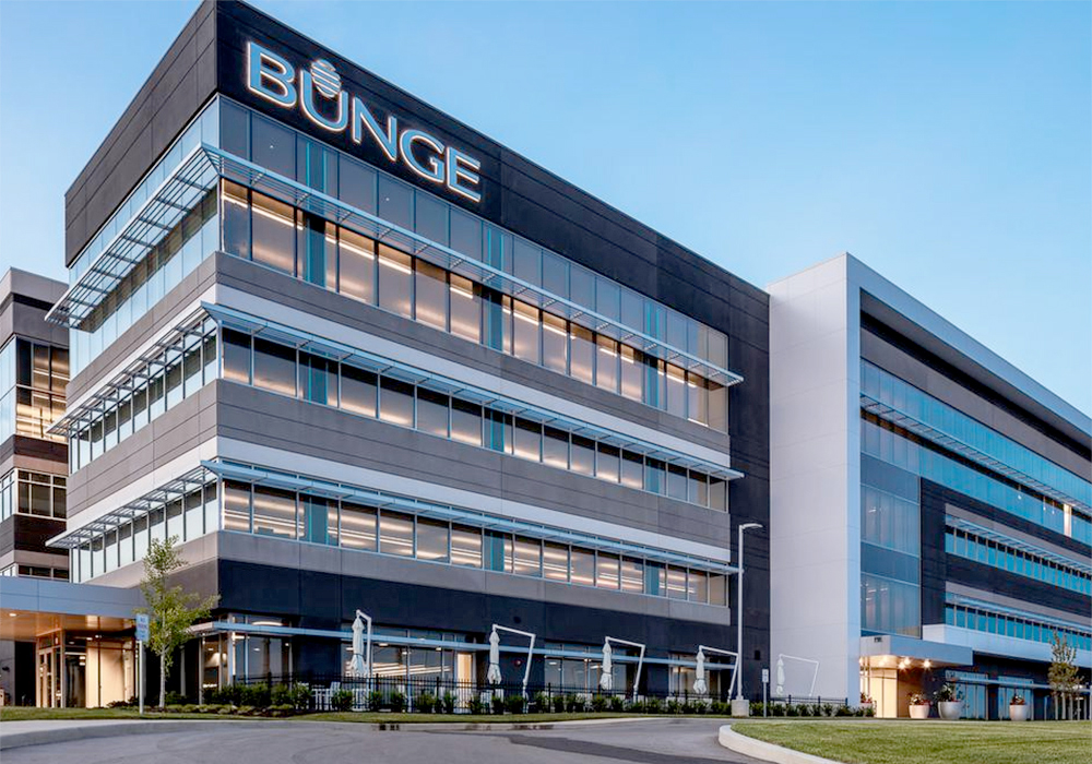 Favourable market factors will likely continue to support profits above historical averages in 2023, Bunge executives said, but cautioned that the company could struggle to repeat its record 2022 profit this year. | Screencap via bunge.com/Brandon Stengel