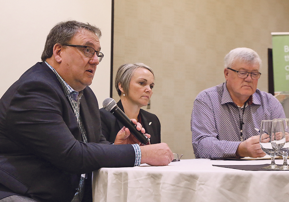 Todd Lewis, left, a former president of the Agricultural Producers Association of Saskatchewan (APAS), Saskatchewan’s general farm lobby group, was named CFA vice president yesterday in Ottawa. | File photo
