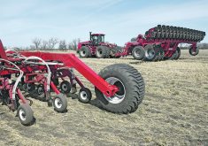 A recent study used typical seeding rates of 20, 40, 60, 80 and then 160 seeds per sq. metre. The air drill was set to a 9.5-inch spacing, while the planter was used at 12-inch and 20-inch spacings.  |  William DeKay photo