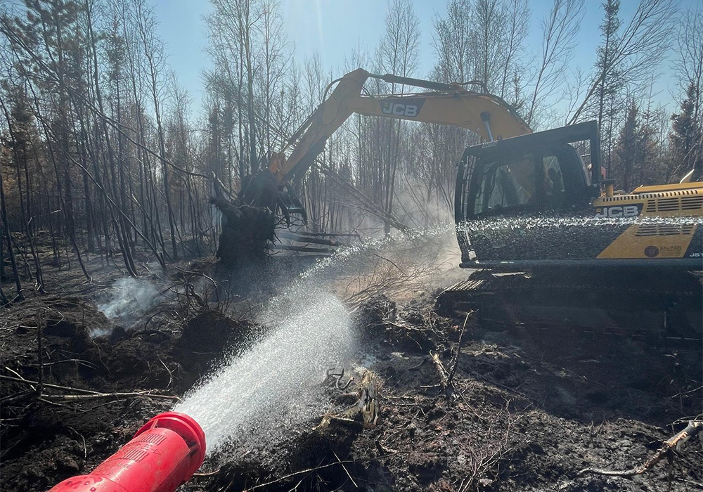 Emergency officials say public safety is at risk when farmers and ranchers remain behind to tackle blazes on their and their neighbours’ properties. For their part, those in the agricultural sector say they are being made to feel like a liability rather than an asset when it comes to fighting fires during a time when resources are stretched thin.  | Alberta Wildfire photo