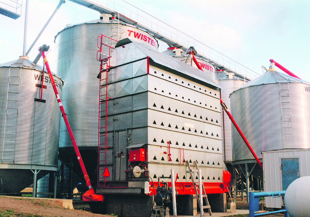 A senior official in the federal finance department tells the Senate committee studying a bill to exempt fuel that runs farm equipment such as grain dryers from the carbon tax that it was a deliberate decision to include the fuel in the carbon pricing program.  |  File photo