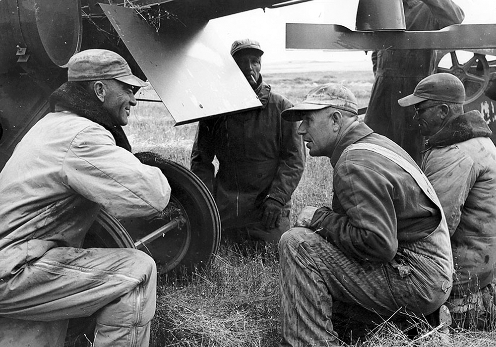 Most prairie farmers in the 1950s, when this photo was taken, appeared satisfied with marketing their grain through the Canadian Wheat Board, but opposition was on the horizon.  |  File photo